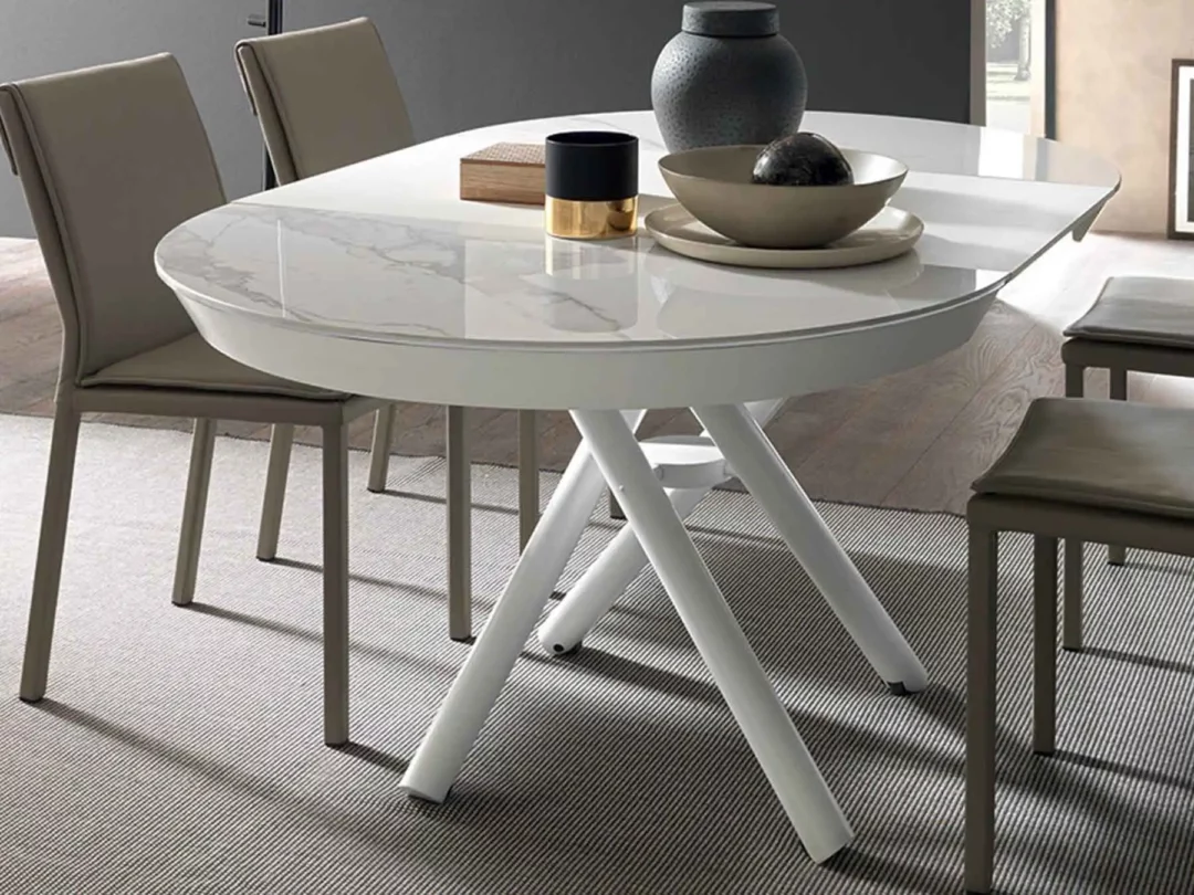 Table relevable et extensible