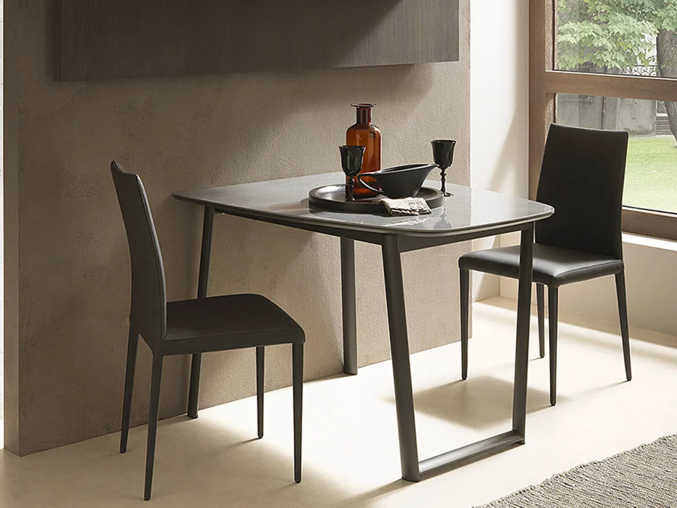 Petite table extensible noire