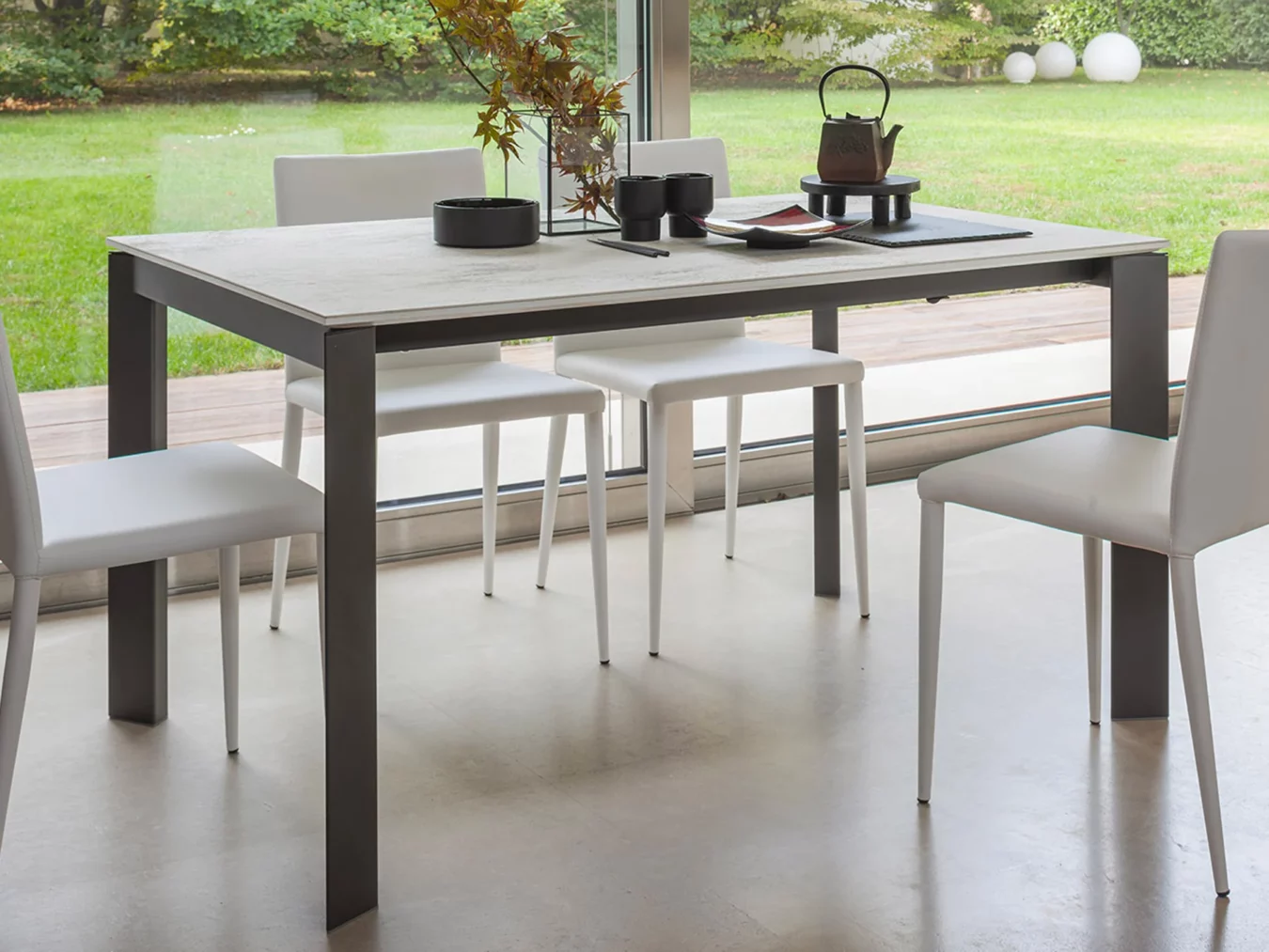 Table extensible bicolore