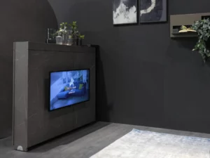 Table cachée derrière TV